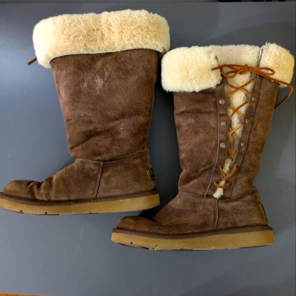 UGG Upside Tall Lace Up, Brown Suede, Sheepskin. S/N 5163. Size 7